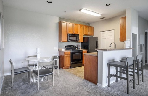 West Kissimmee Apartment | Landing | Spectacular 2BD, Courtyard, Gym