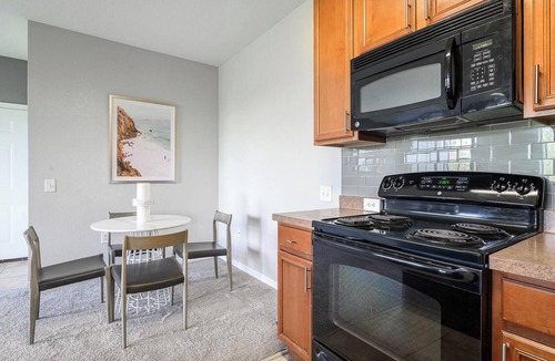 West Kissimmee Apartment | Landing | Spectacular 2BD, Courtyard, Gym