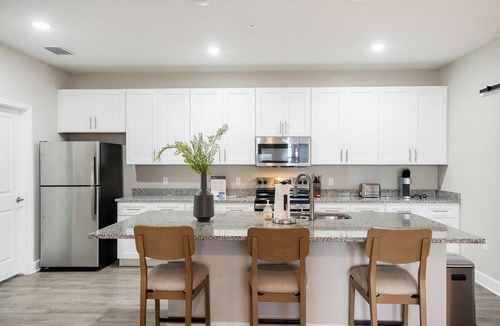 Fellowship Apartment | Landing | Spectacular 2BD, Gym, Yoga Studio