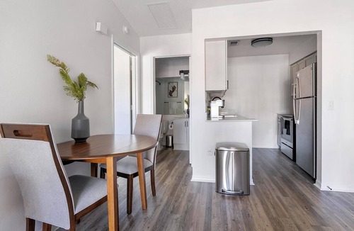 Fruitville Apartment | Landing | Spectacular 1BD, Gym, Clubhouse