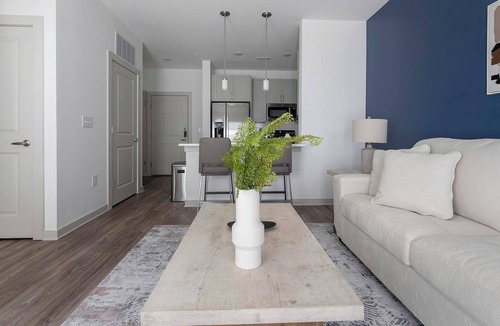 Longs Apartment | Landing | Stunning 1BD, Pool, Gym