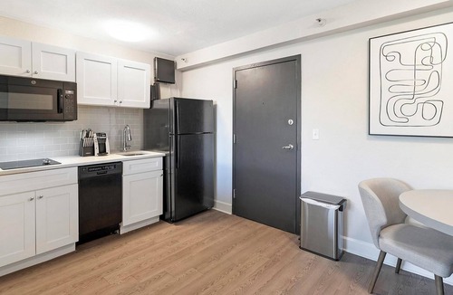 St. Petersburg Apartment | Landing | Stylish 1BD, Yoga Studio, Clubhouse