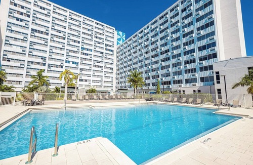 St. Petersburg Apartment | Landing | Stylish 1BD, Yoga Studio, Clubhouse