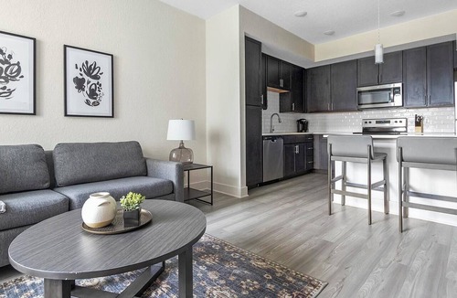 Palmetto Apartment | Landing | Stylish 1BD, Clubhouse, Yoga Studio