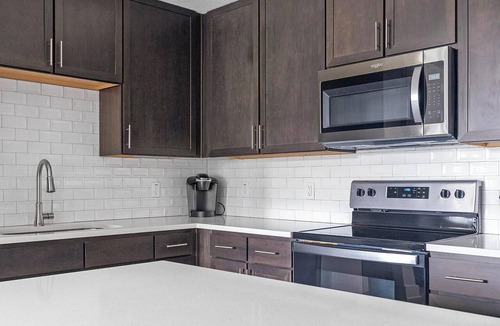 Palmetto Apartment | Landing | Stylish 1BD, Clubhouse, Yoga Studio
