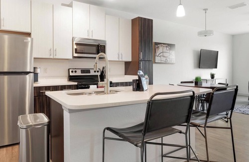 Fairvilla Apartment | Landing | Stylish 1BD, Gym, Clubhouse