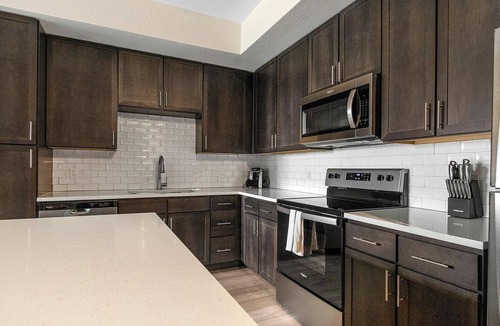 Palmetto Apartment | Landing | Stylish 1BD, Gym, Yoga Studio
