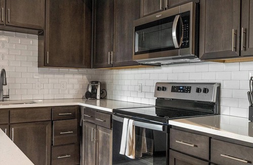 Palmetto Apartment | Landing | Stylish 1BD, Gym, Yoga Studio