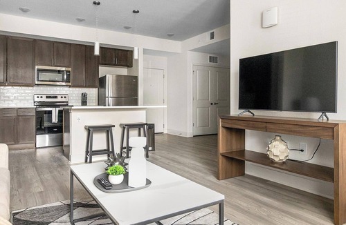 Palmetto Apartment | Landing | Stylish 1BD, Gym, Yoga Studio