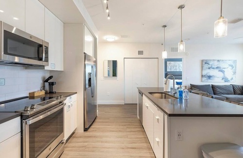 Port Tampa City Apartment | Landing | Stylish 2BD, Clubhouse, Gym