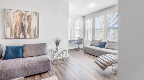 Port Tampa City Apartment | Landing Stylish 2BD Clubhouse Gym