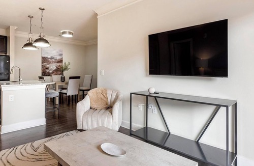 Greer Apartment | Landing | Stylish 2BD, Gym, Clubhouse