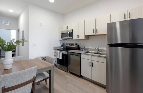 Lakeland Apartment | Landing | Stylish 2BD, Pool, Clubhouse