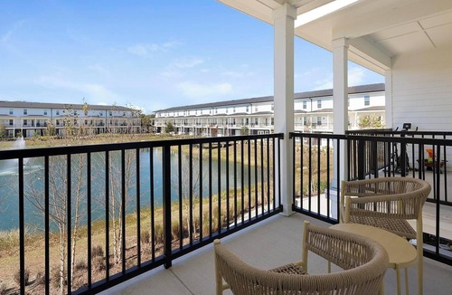 Lakeland Apartment | Landing | Stylish 2BD, Pool, Clubhouse
