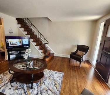 Primos Secane Apartment | Lansdowne Gem