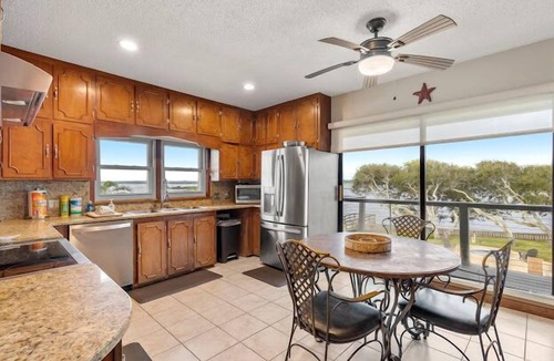 Crescent Beach House | Large Luxury Waterfront Home, Lg.Pool, Hot Tub, Kayaks, Game Room, boat ramp