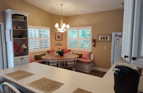Leesburg House | Large Vacation Home with optional adjoining Guest Suite and Private Pool Oasis.