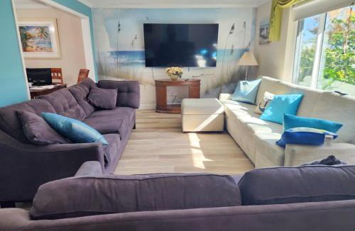 Largo House | Largo, Fl Heated Pool 2 miles from Indian Rocks Beach Pets