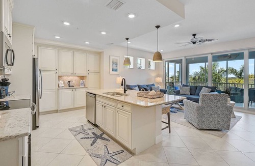 Whitney Beach Condo | Last Mango Condo - Luxurious, Anna Maria, 2 Master Suites, Resort Amenities, Sleeps 6