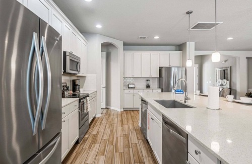 Loughman Villa | Last Minute Disney Getaway! Private Pool & Themed Bedrooms. Book Now! #148073