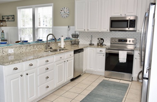 Surfside Beach House | LATE AUG&SEPT 2026 WEEKS-20% DISCOUNTED BASE RATE-INLCUDES LINENS/CLEANING/BBQ
