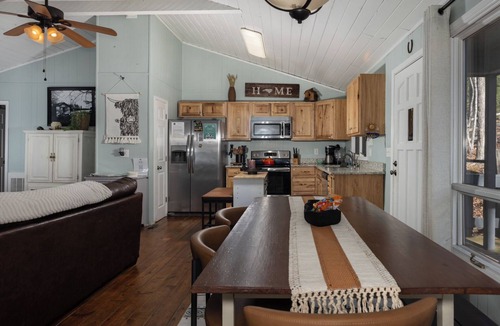 Deep Gap Cabin | Laurel Creek Cottage | Pets | VIEW | Screen Porch