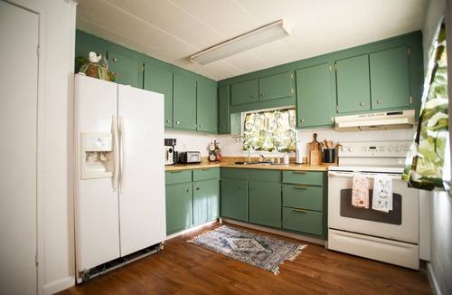 Weeki Wachee Gardens House | Legacy Lagoon- Peaceful on Weeki Wachee Canal w/2 Clear Kayaks!