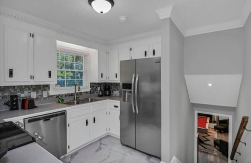 Lexington House | Lexington Leisure House- 4BR w/Pool & Games