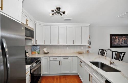 Ozona House | LG Family Retreat~Palm Harbor FL~Upscale~slps 16