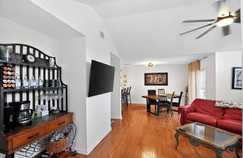Ozona House | LG Family Retreat~Palm Harbor FL~Upscale~slps 16