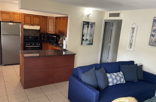 Sarasota Apartment | LIDO BEACH/ST. ARMAND'S CIRCLE #102
