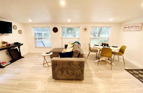 Vacation Village House | Lilac Loft- Lake, Pool, Pickle Ball, Disney, FUN!
