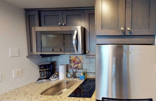 Ruskin House | Little Harbor Resort 114 Tampa Bay FL Bayside Beach Resort w/Pools & More