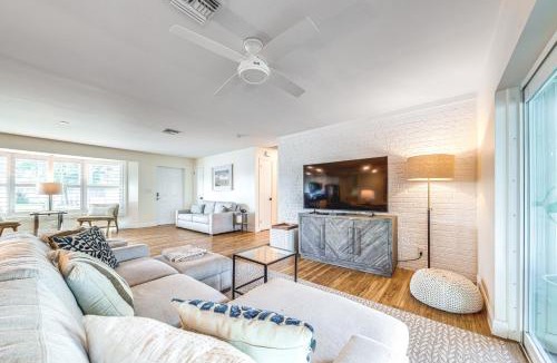 Hunt Club House | Location, Location! Stylish Home in Palm Beach!