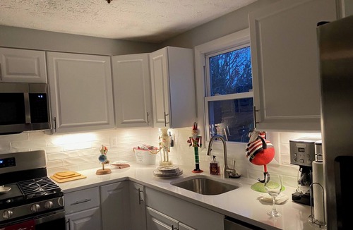 Southend Condo | LOCATION LOCATION COVE Quiet/Private/Garden Oasis/Water SUNSETS we got a spot!