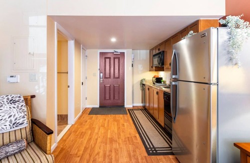 Vernon Condo | Lodge style getaway 50 miles from NYC patio 207