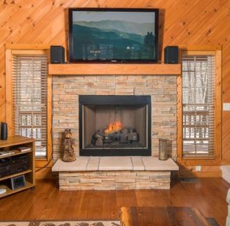 Charter Hills House | Log Cabin, Ample Parking, AC, Deck, Fireplace