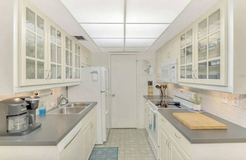 Trailer Estates Condo | Long term Rental Condo located at the IMG Golf Course- 3 Month minimum