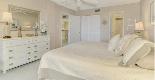 Trailer Estates Apartment | Long term rental minimum 3 months located at the IMG Golf Course Feb 2026