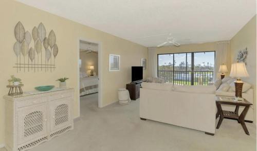 Trailer Estates Apartment | Long term rental minimum 3 months located at the IMG Golf Course Feb 2026