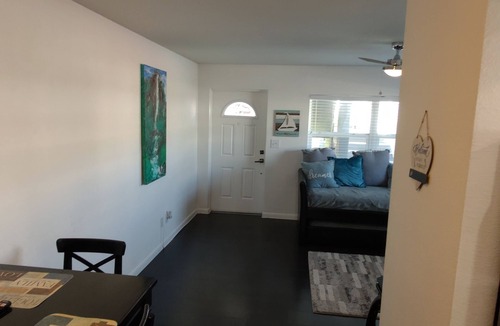 Capri Isle Apartment | Lovely 1 Bdrm Apartment: sand, beaches and sun