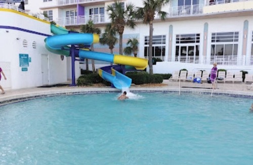 Seabreeze Historic District Condo | Lovely 1 bedroom condo on the beach