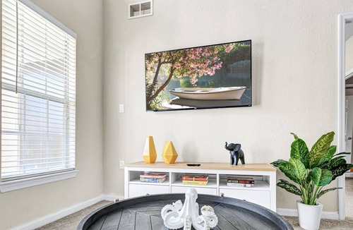 Port Tampa City Apartment | Lovely 3BDLoft with Pool/King bed/Central Location