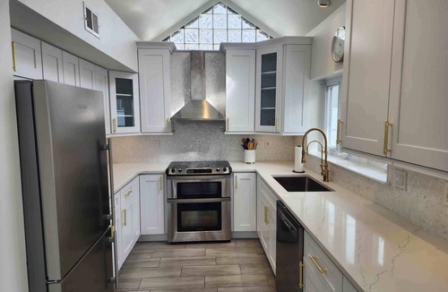 Point Pleasant Beach House | LOVELY 5 BR HOME W/ IN-GROUND HEATED POOL-PRIVATE BEACH FAMILY & PET FRIENDLY!