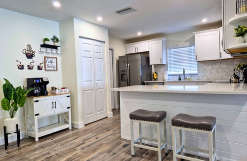 Sarasota House | Lovely House in Sarasota, close to UTC Mall, Nathan B Park, and Siesta Key Beach
