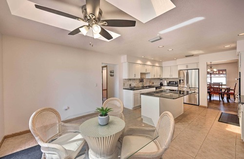 Palm Harbor Cottage | Lovely Palm Coast Retreat w/Outdoor Kitchen