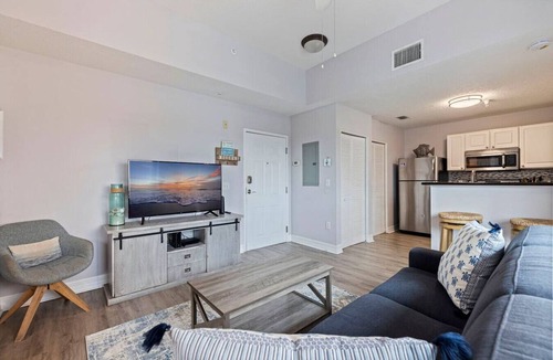 Madeira Beach Condo | Lovely Water View Condo | Top Floor | Steps to Beach