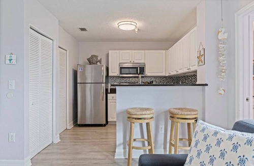Madeira Beach Condo | Lovely Water View Condo | Top Floor | Steps to Beach