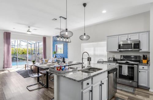 Four Corners House | Lux 6 bed with PoolSPA