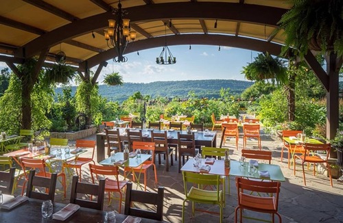 Vernon Cottage | Luxe 10 guest Cottage Ski/Golf/Fire pit/Lakes/Hike